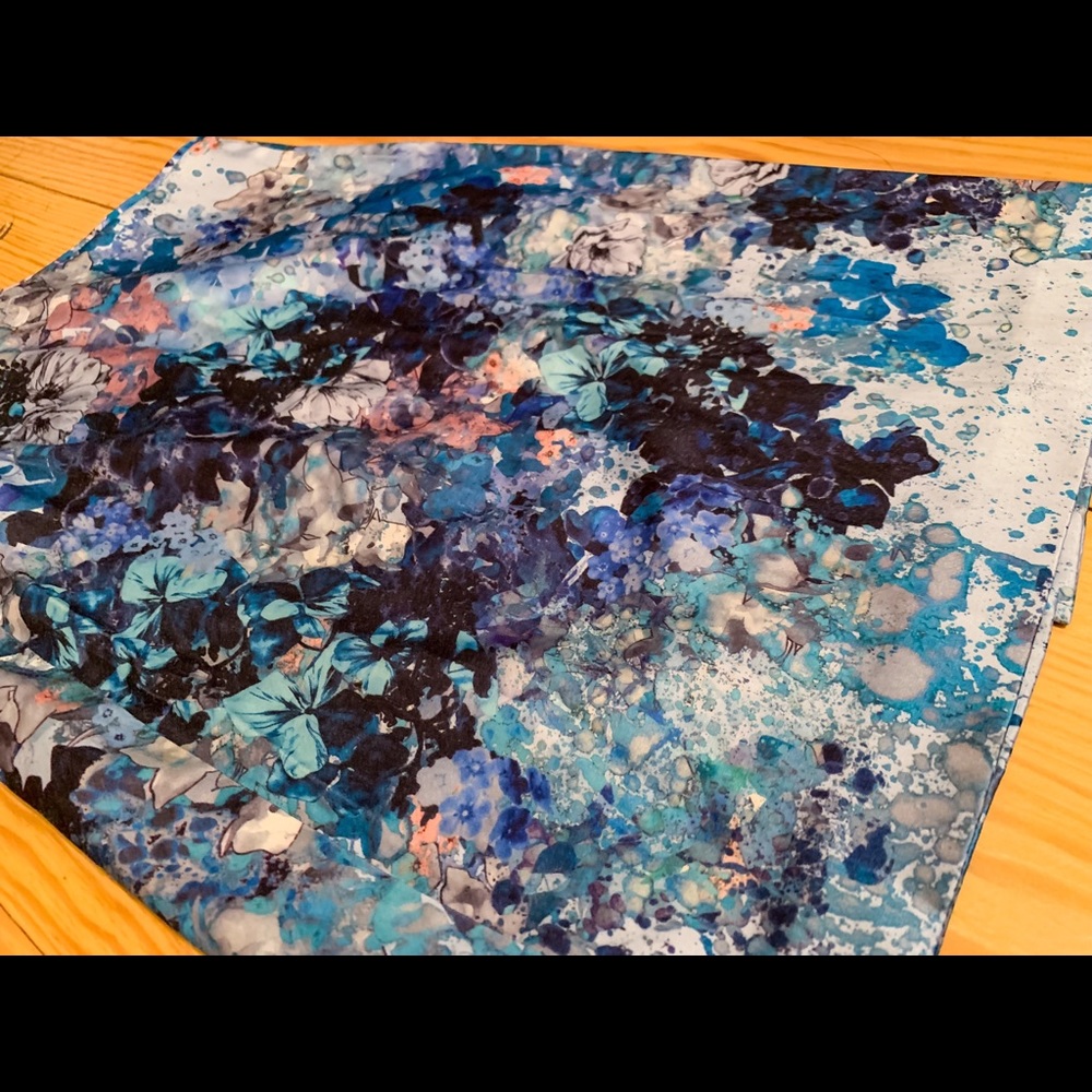 Gorgeous floral print midi skirt